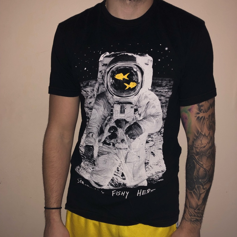 Hollyweird Astronaut fish tee